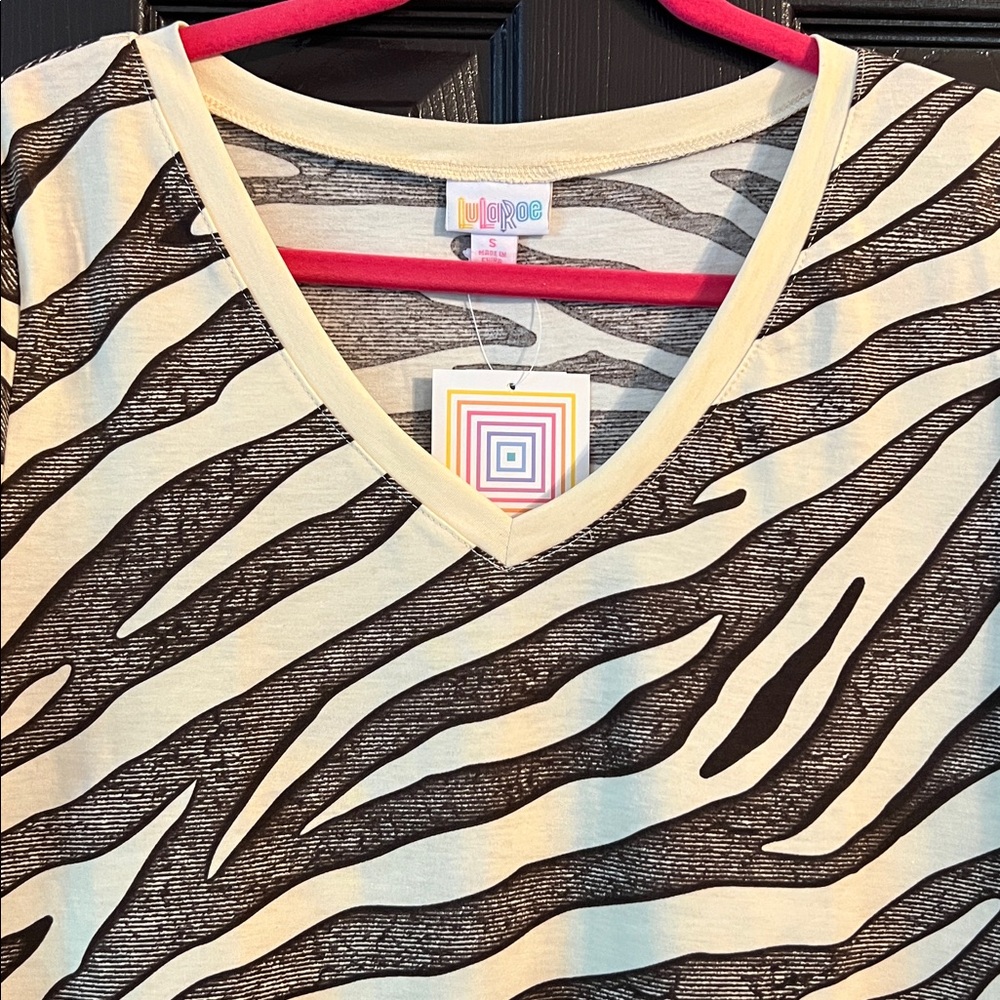 LuLaRoe Iris Top - Small - Picture 3 of 11